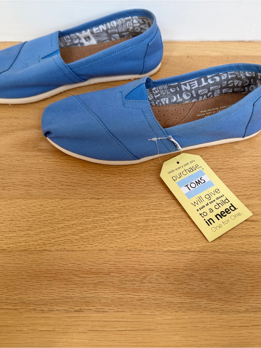 TOMS Classic Blue Canvas Slip-On Shoes – Women’s 8.5 – NWT